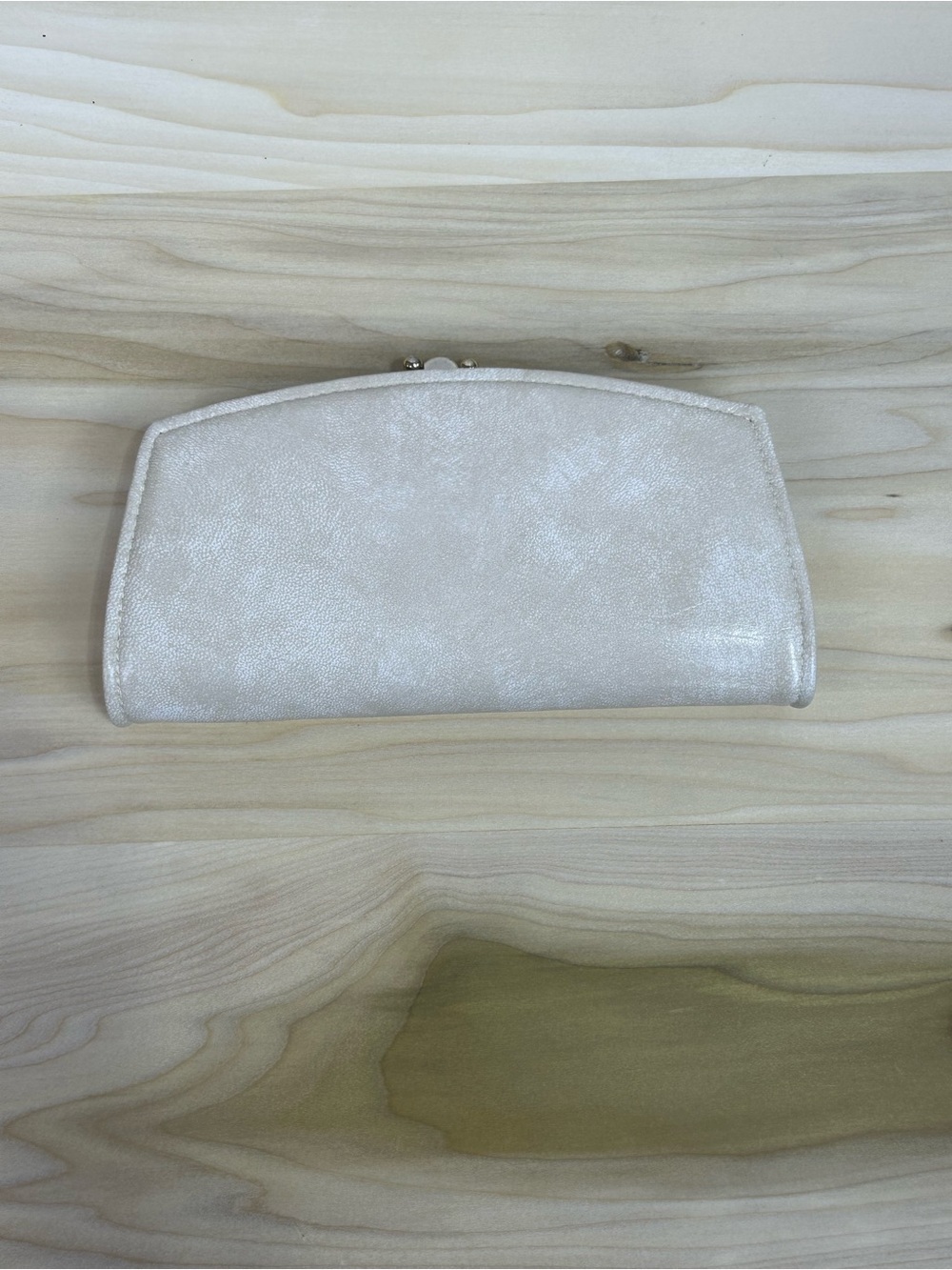 Vintage Cream Embroidered Clutch - Kiss Clasp - Picture 2 of 7